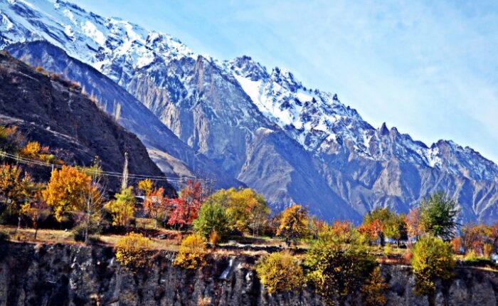 Batura Glacier , 57 km (35 mi) long, is one of the largest and longest glaciers ,outside of the polar regions.It lies in the upper Hunza (Gojal) region of Hunza District, Gilgit Baltistan in Pakistan.