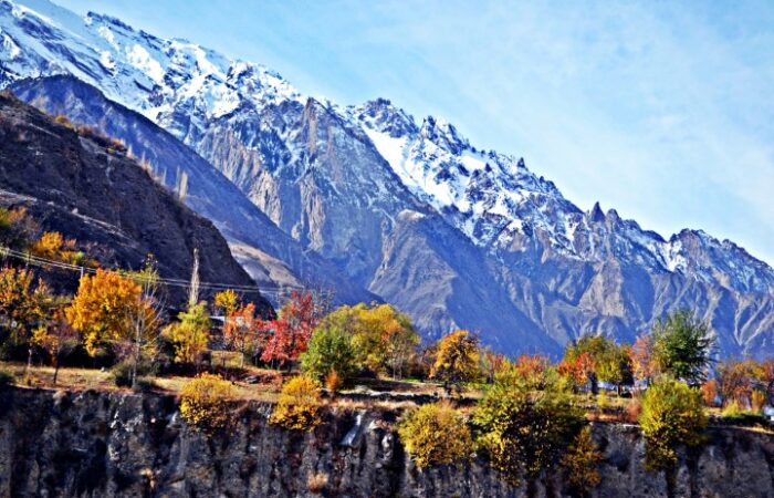 Batura Glacier , 57 km (35 mi) long, is one of the largest and longest glaciers ,outside of the polar regions.It lies in the upper Hunza (Gojal) region of Hunza District, Gilgit Baltistan in Pakistan.