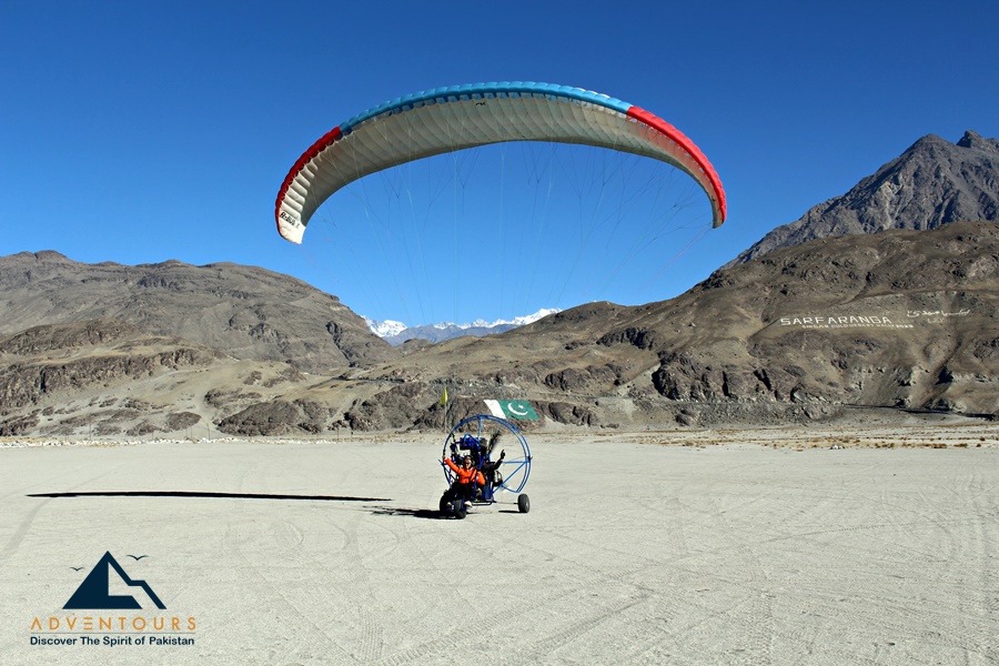 Paragliding in Skardu